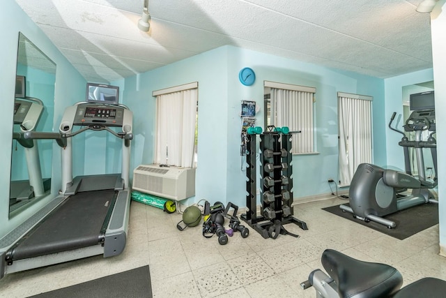 711 W Gordon Ter Unit 524, Chicago, IL 60613 - workout room featuring baseboards