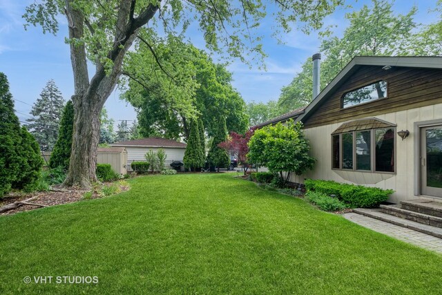 8747 Merrimac Ave, Oak Lawn, IL 60453 - view of yard