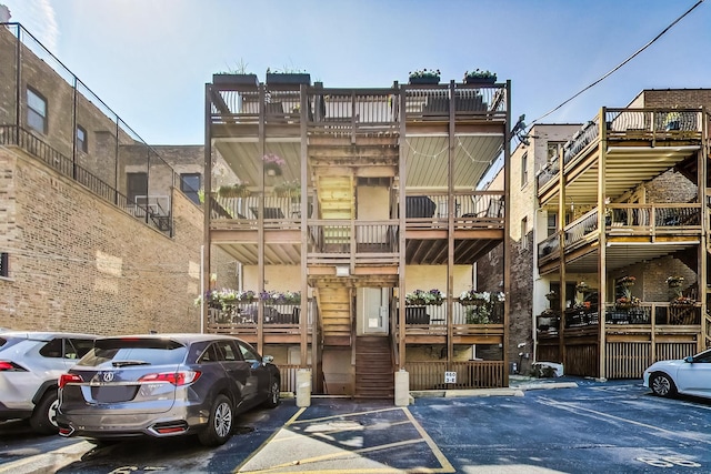 460 W Deming Pl Unit 1E, Chicago, IL 60614 - view of property featuring uncovered parking