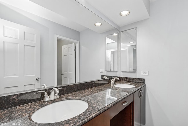 867 Downing Sq, Lincolnshire, IL 60069 - bathroom with double vanity and recessed lighting