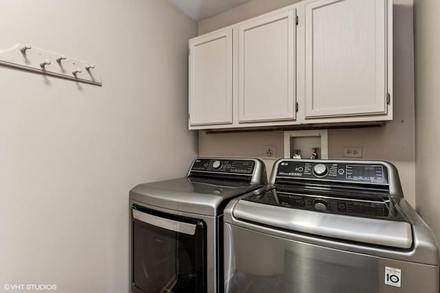 867 Downing Sq, Lincolnshire, IL 60069 - washroom featuring cabinet space and washing machine and dryer