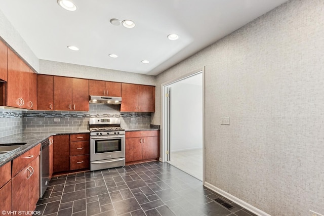 867 Downing Sq, Lincolnshire, IL 60069 - kitchen featuring stainless steel appliances, under cabinet range hood, decorative backsplash, brown cabinetry, and recessed lighting