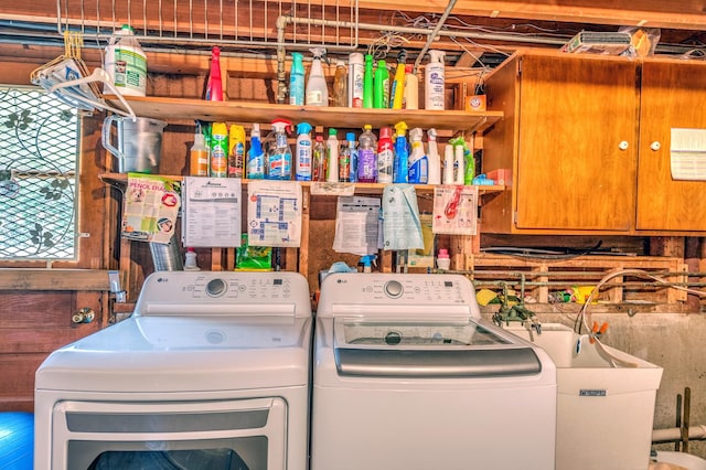 365 S Elm St, Itasca, IL 60143 - laundry area with washing machine and dryer and a sink