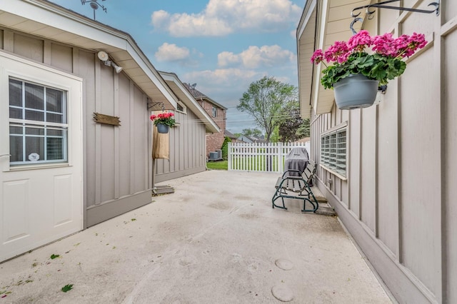365 S Elm St, Itasca, IL 60143 - view of patio / terrace