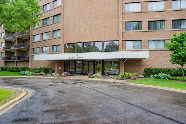 15 Bar Harbour Rd Unit 5A, Schaumburg, IL 60193 - view of apartment building / complex featuring uncovered parking