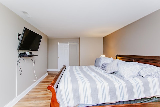 15 Bar Harbour Rd Unit 5A, Schaumburg, IL 60193 - bedroom featuring light wood-type flooring and baseboards
