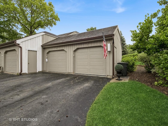 97 Thornhill Ln Unit D, Lake Barrington, IL 60010 - view of garage