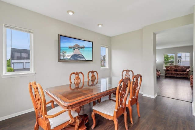801 S Parkside Dr, Round Lake, IL 60073 - dining space featuring dark wood-type flooring, baseboards, and recessed lighting