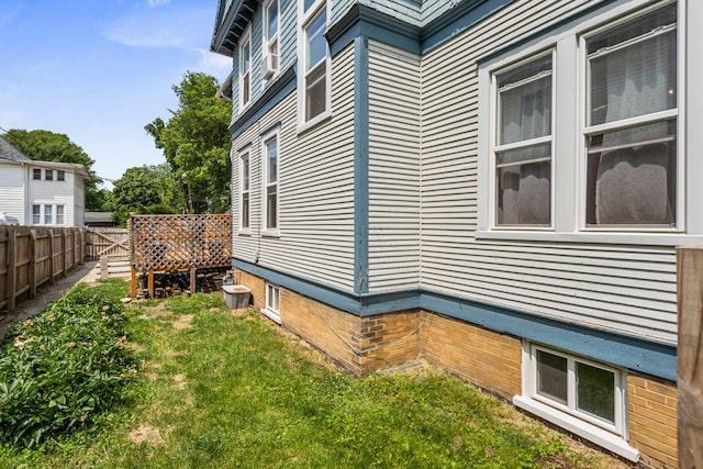 1104 W Church St, Champaign, IL 61821 - view of side of home