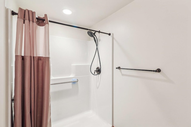 8610 Pebble Creek Ct, Wonder Lake, IL 60097 - bathroom featuring a shower with shower curtain and recessed lighting