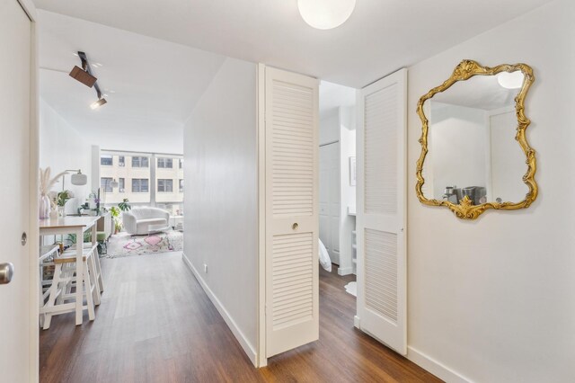 2400 N Lakeview Ave Unit 1108, Chicago, IL 60614 - hall with wood finished floors and baseboards