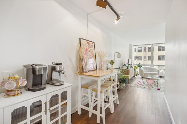 2400 N Lakeview Ave Unit 1108, Chicago, IL 60614 - dining room featuring wood finished floors and baseboards