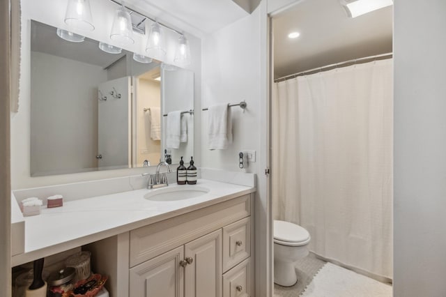 2400 N Lakeview Ave Unit 1108, Chicago, IL 60614 - full bath with vanity, toilet, and a shower with curtain
