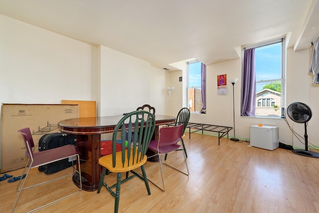 3307 S Wallace St, Chicago, IL 60616 - dining room featuring light wood-style floors