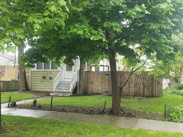 2903 Gideon Ave, Zion, IL 60099 - view of yard with entry steps
