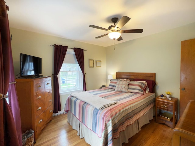 505 S Oakland Ave, Villa Park, IL 60181 - bedroom featuring light wood-style floors and ceiling fan