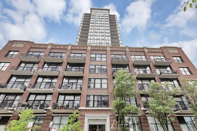 210 S Desplaines St Unit 1102, Chicago, IL 60661 - view of apartment building / complex