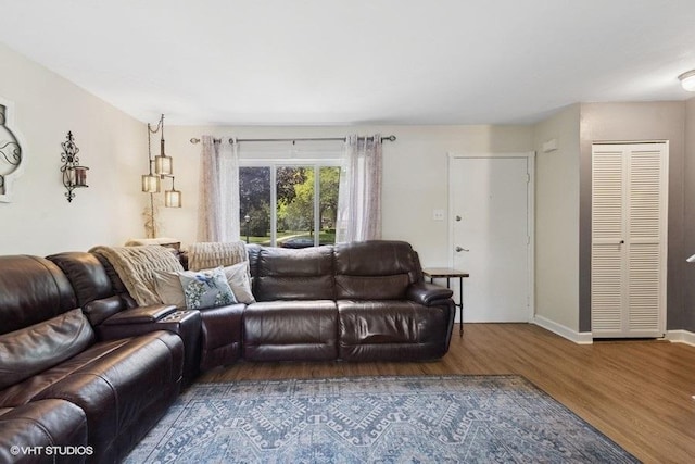 1S155 Danby St, Villa Park, IL 60181 - living room featuring wood finished floors and baseboards