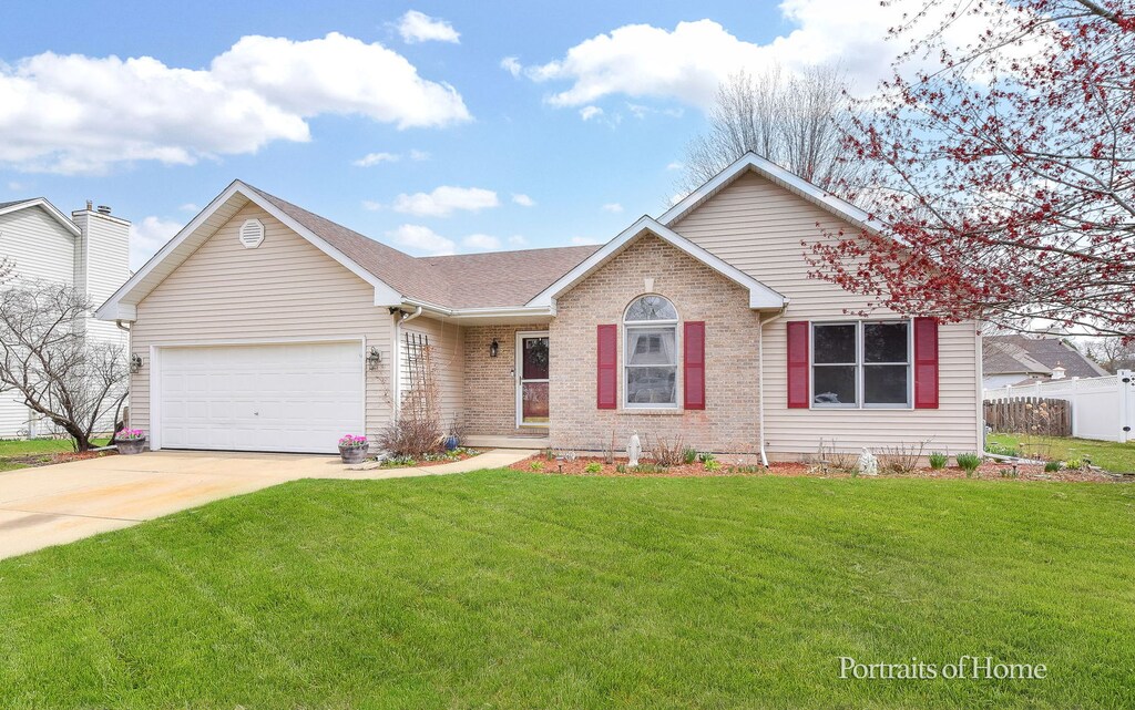 574 W Barberry Cir, Yorkville, IL 60560 - photo 1