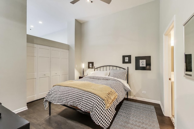 1201 W Wrightwood Ave Unit 22, Chicago, IL 60614 - bedroom with dark wood-style flooring, a closet, baseboards, and recessed lighting