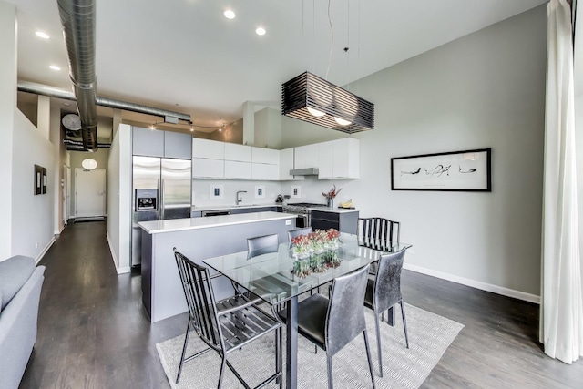 1201 W Wrightwood Ave Unit 22, Chicago, IL 60614 - dining area featuring dark wood-style flooring, baseboards, and recessed lighting