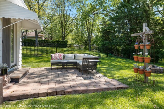 1260 Kent Ct, Wheaton, IL 60189 - view of patio featuring an outdoor hangout area
