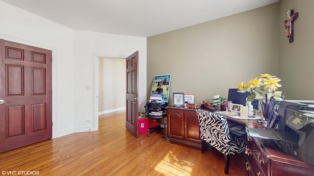 17040 Cheyenne Ct, Lockport, IL 60441 - office space with light wood finished floors and baseboards
