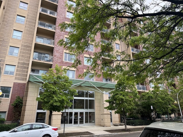 100 N Hermitage Ave Unit 409, Chicago, IL 60612 - view of apartment building / complex