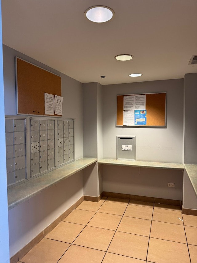 100 N Hermitage Ave Unit 409, Chicago, IL 60612 - view of property's community featuring mail area