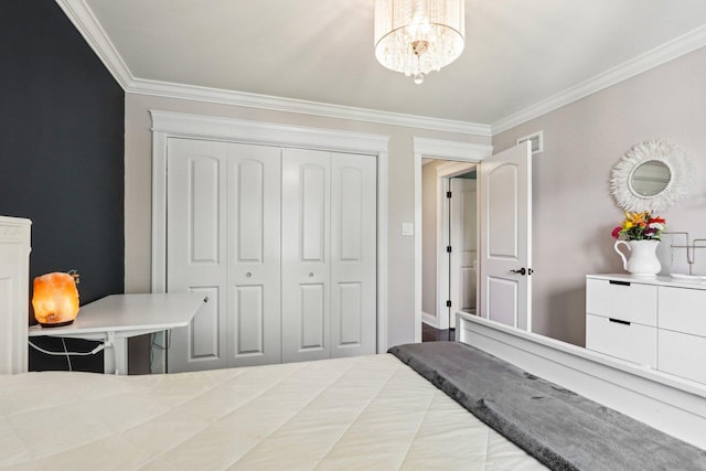 11016 84th Pl, Willow Springs, IL 60480 - bedroom with ornamental molding, a chandelier, and a closet