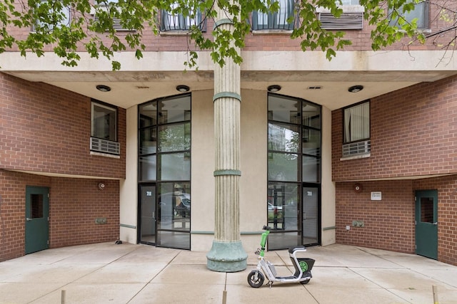 711 W Gordon Ter Unit 117, Chicago, IL 60613 - view of exterior entry with brick siding