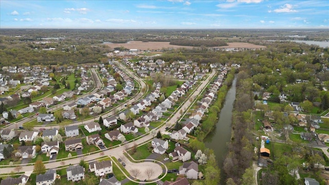 605 Acorn Ct, Antioch, IL 60002 - aerial view of property and surrounding area featuring nearby suburban area and a large body of water