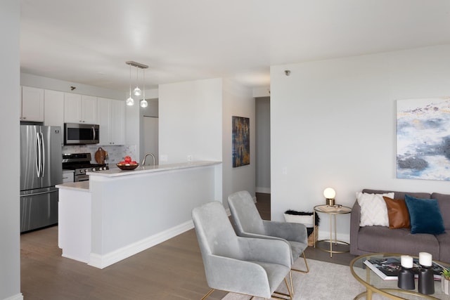 1111 S Wabash Ave Unit 1604, Chicago, IL 60605 - living room with wood finished floors and baseboards
