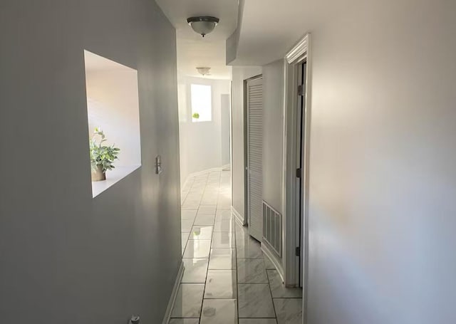 4148 S King Dr Unit G3, Chicago, IL 60653 - hall with baseboards