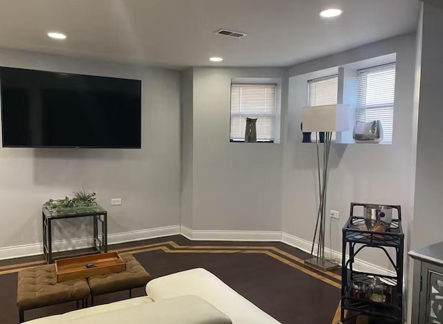 4148 S King Dr Unit G3, Chicago, IL 60653 - living room featuring baseboards and recessed lighting