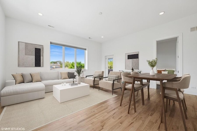 2505 W Potomac Ave Unit 3W, Chicago, IL 60622 - living room featuring light wood finished floors and recessed lighting