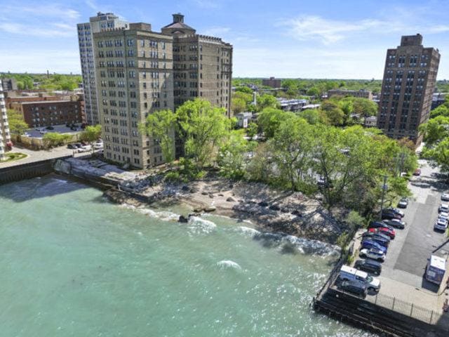 7321 S S Shore Dr Unit 11-B, Chicago, IL 60649 - view of urban area featuring a large body of water