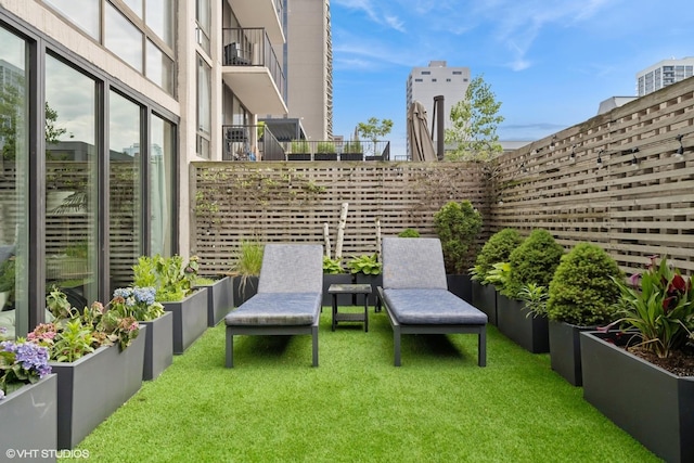 1516 N State Pkwy Unit 5D, Chicago, IL 60610 - view of yard