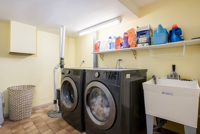 16 Lucas Dr, Palos Hills, IL 60465 - washroom with washing machine and clothes dryer and wet bar