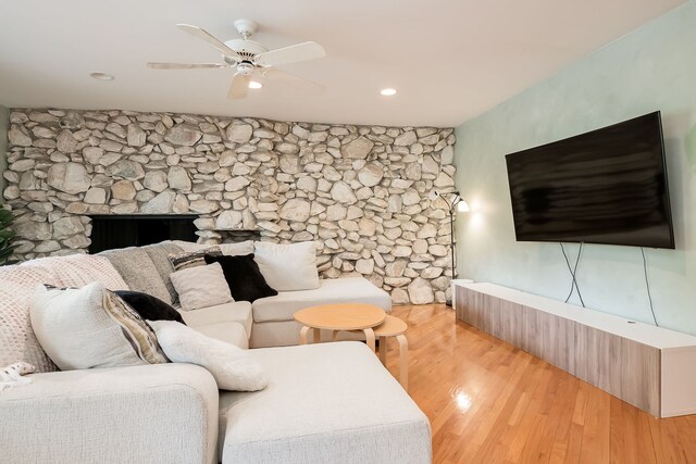 16 Lucas Dr, Palos Hills, IL 60465 - living room featuring wood finished floors, ceiling fan, and recessed lighting