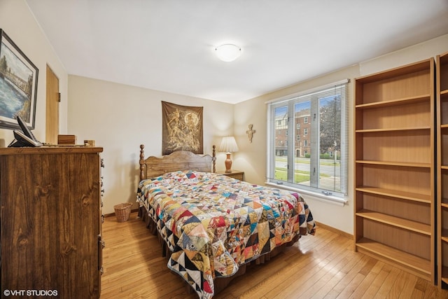 273 Desplaines Ave, Riverside, IL 60546 - bedroom featuring light wood finished floors and baseboards