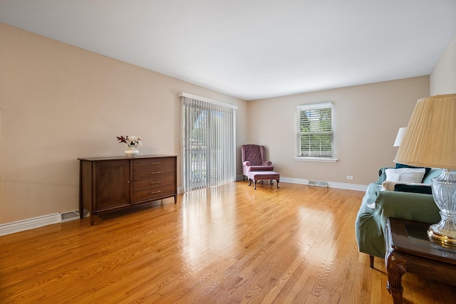 1000 S Ahrens Ave, Lombard, IL 60148 - sitting room featuring light wood-type flooring and baseboards