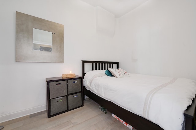 3306 W Lemoyne St, Chicago, IL 60651 - bedroom with wood finished floors