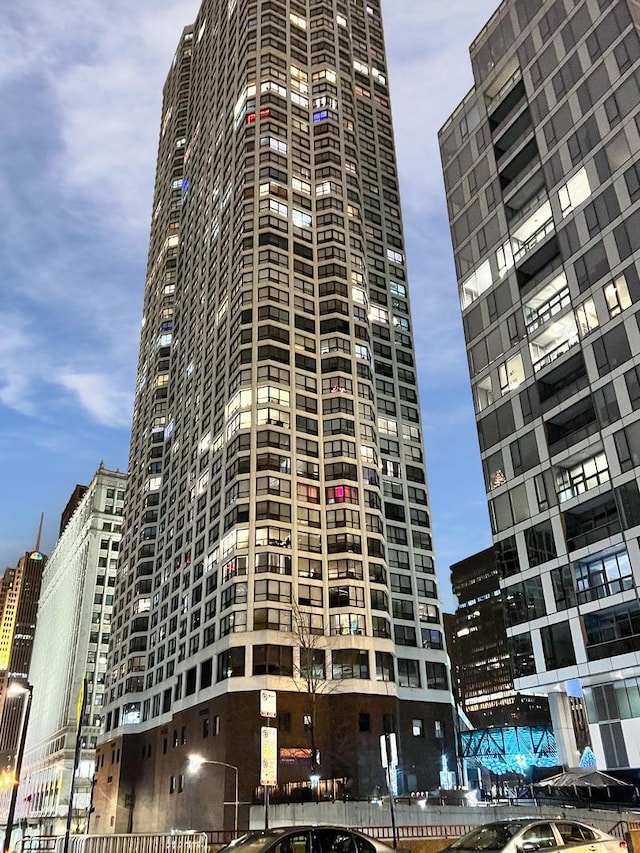 405 N Wabash Ave Unit 4308, Chicago, IL 60611 - view of building exterior featuring a city view