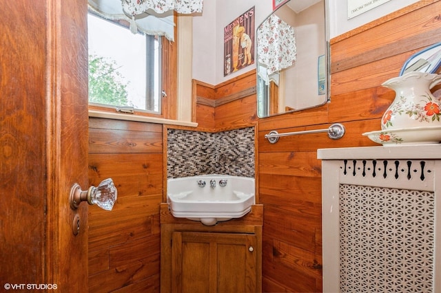 10716 S Hoyne Ave, Chicago, IL 60643 - bathroom featuring vanity