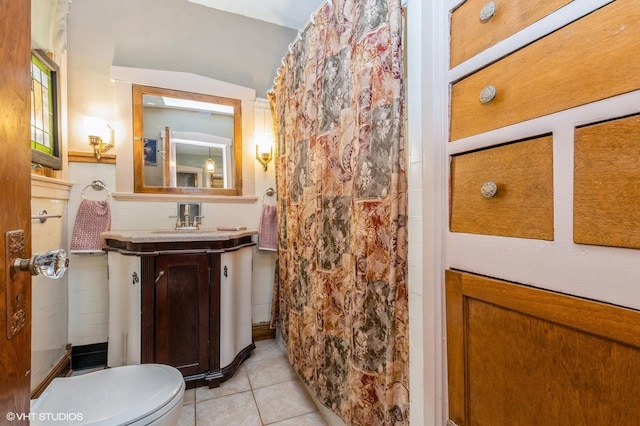 10716 S Hoyne Ave, Chicago, IL 60643 - bathroom featuring toilet, vanity, tile patterned flooring, and a shower with curtain