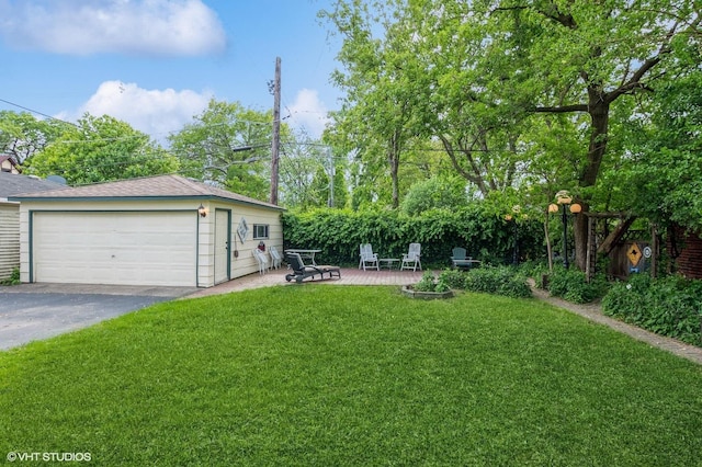 10716 S Hoyne Ave, Chicago, IL 60643 - view of grassy yard featuring a detached garage
