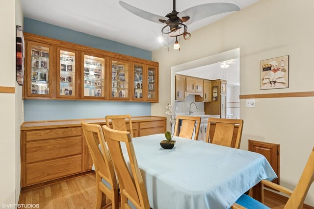 18513 Pine Lake Dr Unit 1, Tinley Park, IL 60477 - dining area featuring light wood finished floors and ceiling fan