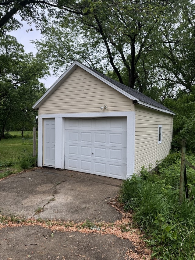 detached garage with driveway