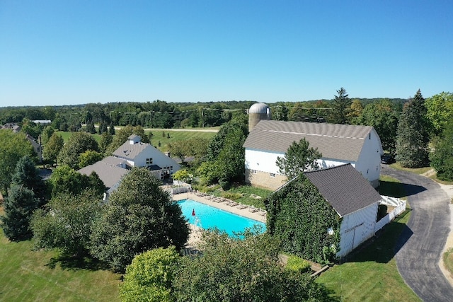 39W835 Carl Sandburg Rd, Saint Charles, IL 60175 - aerial view of property and surrounding area featuring a pool